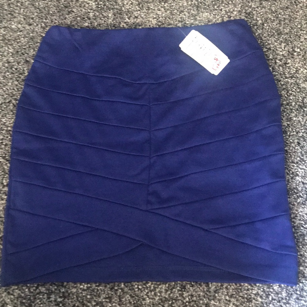 BRAND NEW pencil skirt